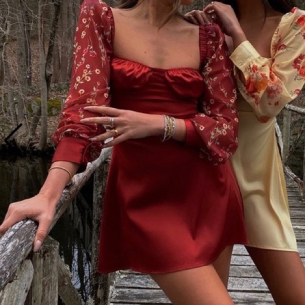 NWT Gorgeous WeWoreWhat Puff Sleeve Maroon Dress